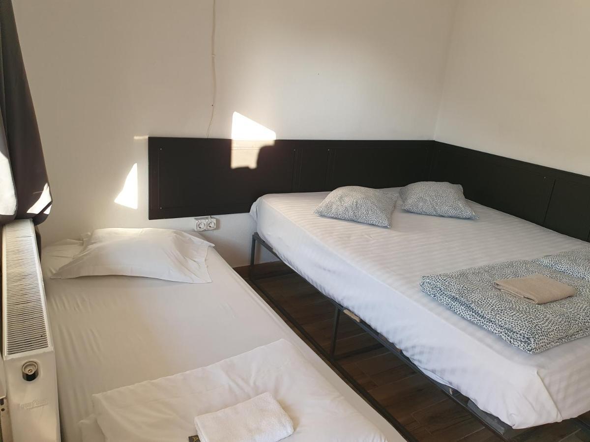 Хостел Nord Poshtel Бухарест Экстерьер фото